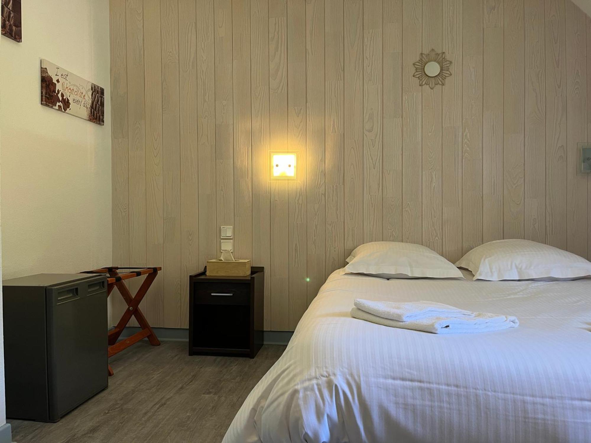 Hotel Le Lacuzon Моарaн-ан-Монтан Екстериор снимка